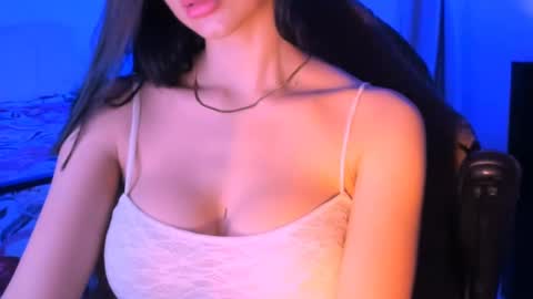 Snapshot of amandaxxx_10 chatting on February 2, 11:42 pm Amanda online show from February 2, 11:42 pm