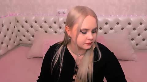 Snapshot of amanemisa19 chatting on December 23, 8:25 pm amanemisa19 online show from December 23, 8:25 pm