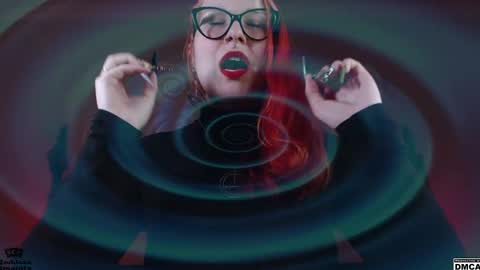 Goddess Amanita online show from December 9, 12:30 pm