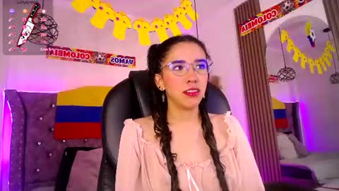 Snapshot of amara_davis1 chatting on July 8, 4:50 am amara_davis1 online show from July 8, 4:50 am