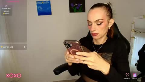 Amara Fey online show from May 17, 10:28 pm