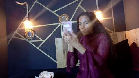 Snapshot of amara_vex chatting on June 1, 12:18 pm amara_vex online show from June 1, 12:18 pm