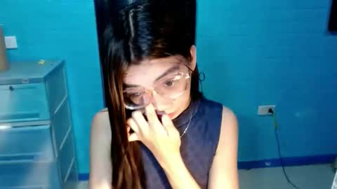 Snapshot of amarabellax chatting on April 25, 8:17 pm BELLA online show from April 25, 8:17 pm