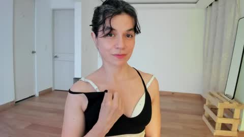 Snapshot of amaranthaajames chatting on May 23, 12:16 am Amarantha online show from May 23, 12:16 am