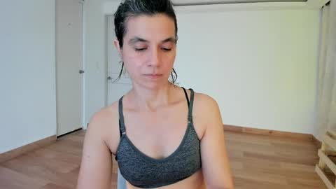 Snapshot of amaranthaajames chatting on May 31, 9:49 pm Amarantha online show from May 31, 9:49 pm