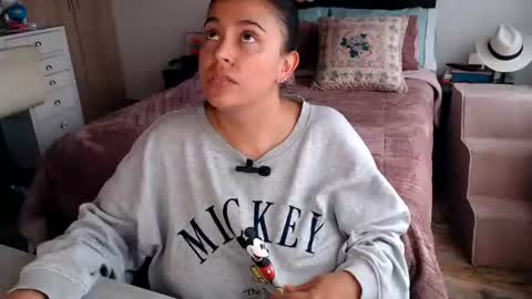 Snapshot of amarat_jolie chatting on July 3, 3:07 pm Mila online show from July 3, 3:07 pm