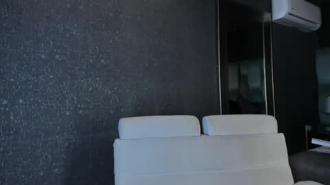 Emily online show from April 1, 9:21 am