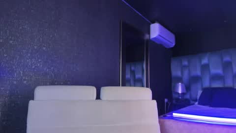 Snapshot of amarettho chatting on May 20, 12:00 pm Emily online show from May 20, 12:00 pm