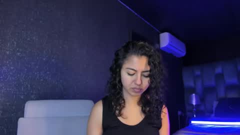 Snapshot of amarettho chatting on May 22, 11:16 am Emily online show from May 22, 11:16 am
