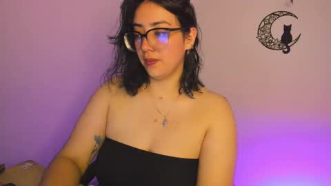 Snapshot of amaryllis_vizcaya chatting on January 14, 3:43 am Katt online show from January 14, 3:43 am