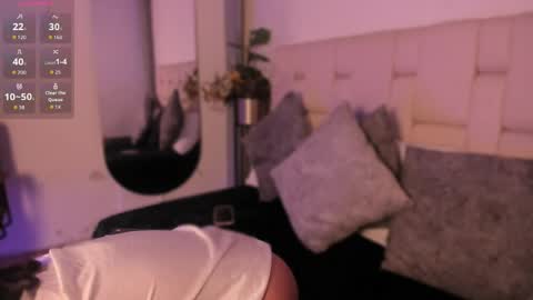 Snapshot of amatiista_12 chatting on April 30, 12:22 pm A M A T I S T A online show from April 30, 12:22 pm