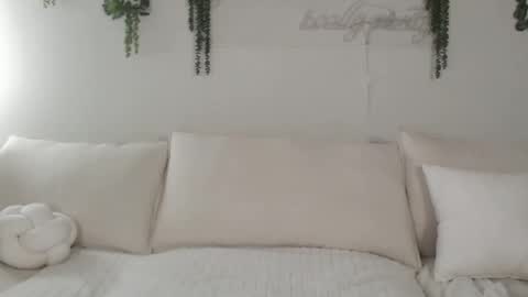 amaya_floress online show from November 27, 7:54 am