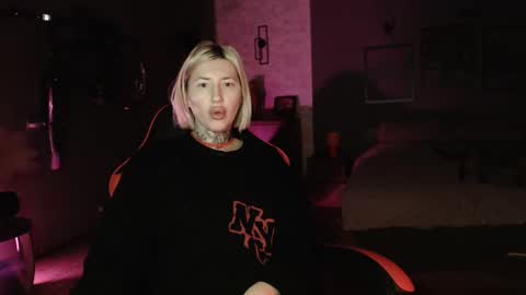 Snapshot of amayamalina chatting on December 7, 3:25 am Malina online show from December 7, 3:25 am