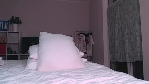 Snapshot of amayamalina chatting on May 2, 8:25 pm Malina online show from May 2, 8:25 pm