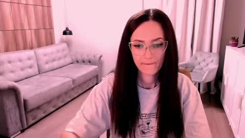 Izza online show from May 31, 1:40 pm