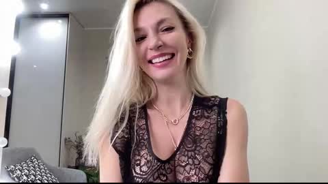 Snapshot of amazingkelly chatting on November 9, 8:45 am Kelly online show from November 9, 8:45 am