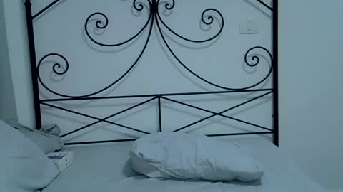 Snapshot of amazingsexygirl chatting on February 8, 2:26 am amazingsexygirl online show from February 8, 2:26 am