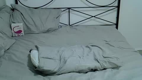 Snapshot of amazingsexygirl chatting on February 25, 6:31 pm amazingsexygirl online show from February 25, 6:31 pm