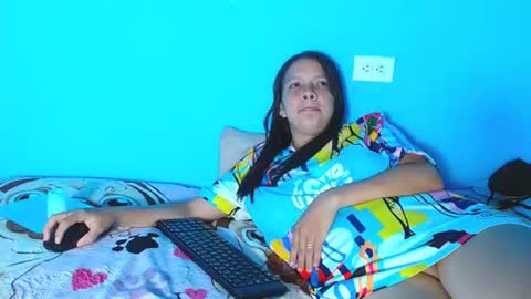Snapshot of ambar69noir chatting on June 14, 2:24 am HAMBAR online show from June 14, 2:24 am