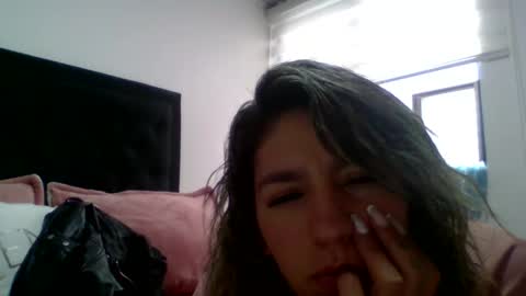 ambar_cortes online show from March 4, 6:14 pm