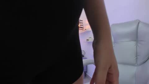 Snapshot of ambar_cullen chatting on November 12, 9:58 pm ambar_cullen online show from November 12, 9:58 pm