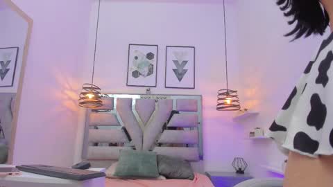 Snapshot of ambar_cullen chatting on November 22, 8:52 pm ambar_cullen online show from November 22, 8:52 pm