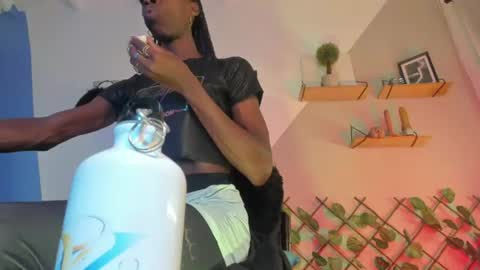 Snapshot of ambar_fitness88 chatting on July 6, 12:24 pm Ambar fitness88 online show from July 6, 12:24 pm