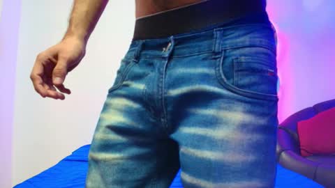 Snapshot of ambar_mds chatting on September 14, 1:32 pm Sebas online show from September 14, 1:32 pm