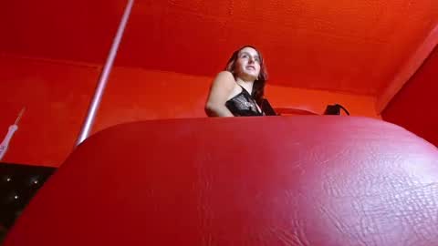 Snapshot of ambar_roux1 chatting on March 6, 8:16 pm ambar_roux1 online show from March 6, 8:16 pm