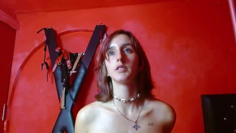 Snapshot of ambar_roux1 chatting on March 12, 5:02 am ambar_roux1 online show from March 12, 5:02 am