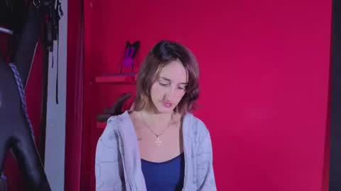 Snapshot of ambar_roux1 chatting on November 14, 1:54 pm ambar_roux1 online show from November 14, 1:54 pm