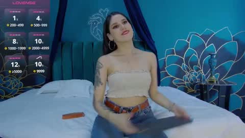 Snapshot of ambardupont chatting on March 9, 12:21 am Ambar online show from March 9, 12:21 am