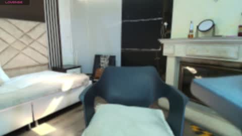 Ambar Ross online show from December 11, 7:25 pm