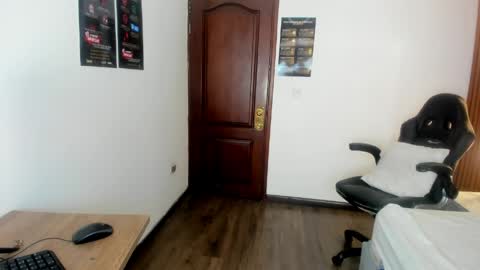 Ambar Ross online show from April 12, 12:54 pm