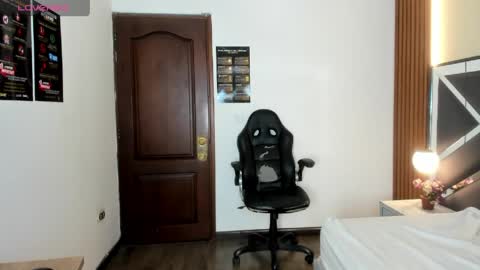 Ambar Ross online show from April 13, 2:00 pm