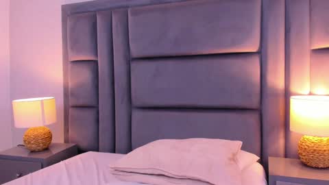 Snapshot of ambarsantany chatting on December 27, 2:47 am AmbarSantany  online show from December 27, 2:47 am