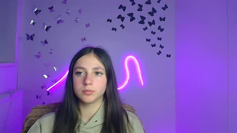 Snapshot of amber__r chatting on April 18, 6:01 pm Amber online show from April 18, 6:01 pm