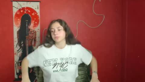 Snapshot of amber__r chatting on May 18, 5:35 am Amber online show from May 18, 5:35 am