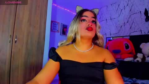 Snapshot of amber_bigcum chatting on August 7, 8:38 am Amber sofia pitter online show from August 7, 8:38 am