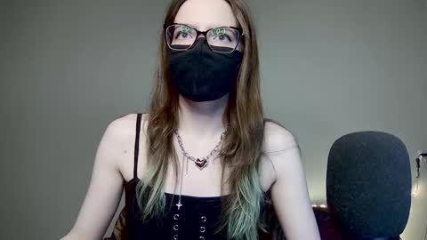 Snapshot of amber_candyfloss chatting on December 4, 5:28 am Amber non-nude model online show from December 4, 5:28 am