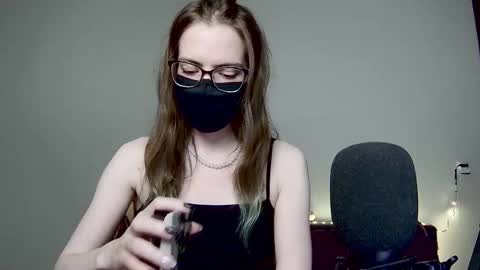 Snapshot of amber_candyfloss chatting on December 22, 12:51 am Amber non-nude model online show from December 22, 12:51 am