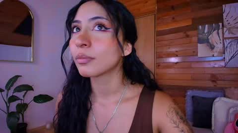 Snapshot of amber_curly chatting on May 20, 7:53 pm amber_curly online show from May 20, 7:53 pm