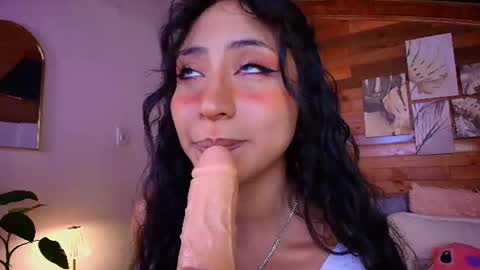 Snapshot of amber_curly chatting on July 25, 3:31 pm amber_curly online show from July 25, 3:31 pm