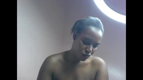 Snapshot of amber_cutie2 chatting on April 21, 2:26 am amber_cutie2 online show from April 21, 2:26 am
