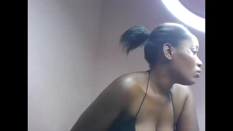 Snapshot of amber_cutie2 chatting on April 23, 2:35 am amber_cutie2 online show from April 23, 2:35 am
