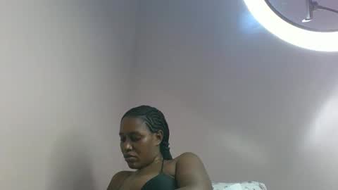 Snapshot of amber_cutie2 chatting on May 16, 2:19 am amber_cutie2 online show from May 16, 2:19 am