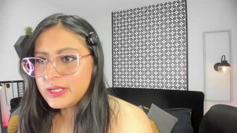 Snapshot of amber_gold113 chatting on April 28, 2:49 am Amber online show from April 28, 2:49 am