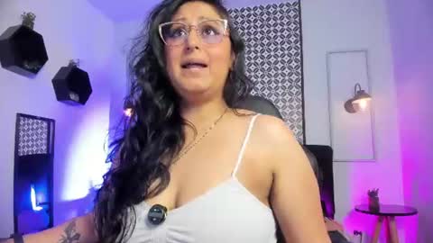 Snapshot of amber_gold113 chatting on June 24, 4:44 am Amber online show from June 24, 4:44 am