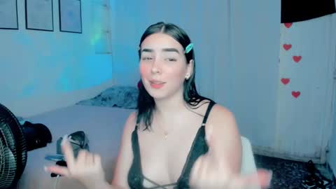 Snapshot of amber_landy1 chatting on March 4, 9:43 pm amber online show from March 4, 9:43 pm