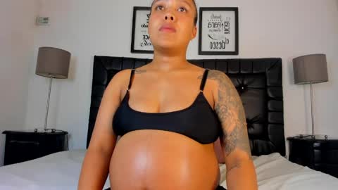 Snapshot of amber_roose75 chatting on May 28, 7:55 pm julieta online show from May 28, 7:55 pm